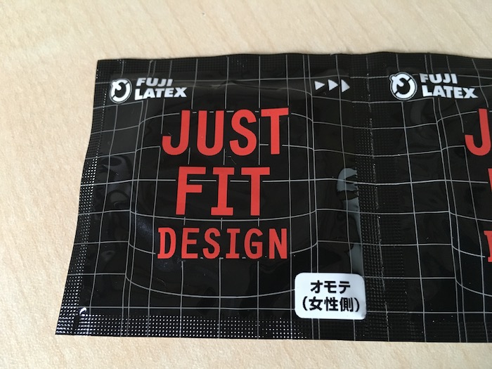 ジャストフィット「XLサイズ」の個包装表面