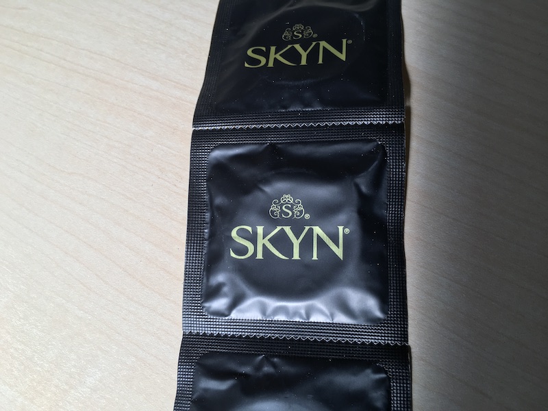 SKYNの個包装表面のアップ