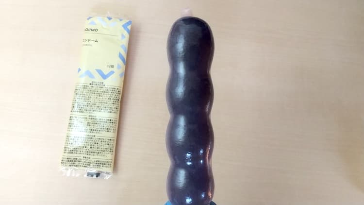 AmazonブランドSOLIMO（ソリモ）コンドームの装着イメージ写真