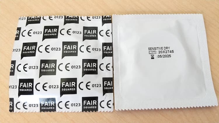 FAIR SQUARED Sensitive Dryの個包装