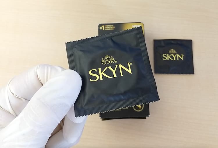 海外製SKYNオリジナルコンドームの個包装表面