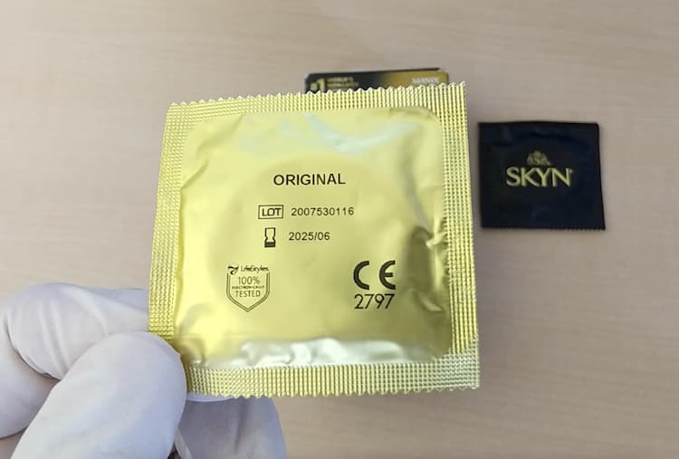 海外製SKYNオリジナルコンドームの個包装裏面