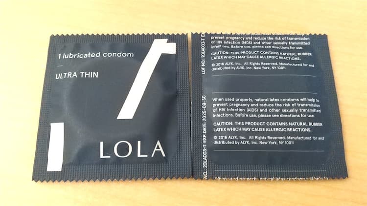 LOLA ULTRA THIN ラテックスコンドームの個包装