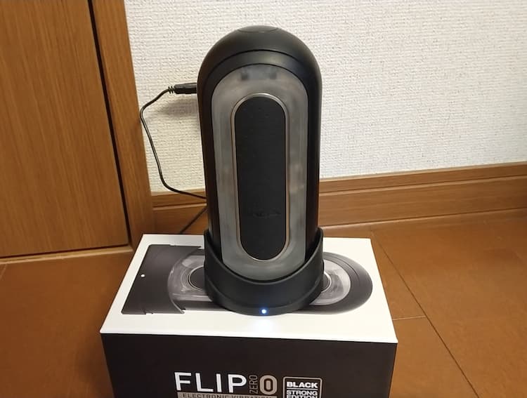 FLIP 0 EV BLACKの充電方法①