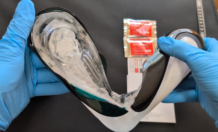 TENGA FLIP360 AURORA GREENを広げたところ