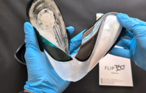 TENGA FLIP360 AURORA GREENの本体を開いたところ