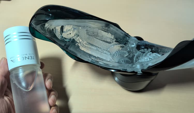 TENGA FLIP360 AURORA GREENとTENGAローションmild