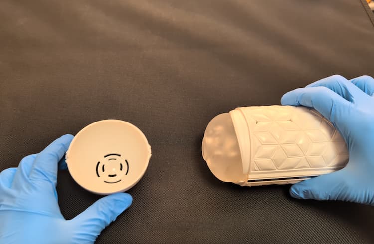 TENGA FLIP FLEXYの本体キャップを用意しているところ