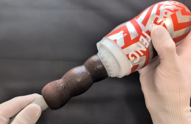 スーパーテンガ01 STORM CRASHのバキュームを発生させているところ