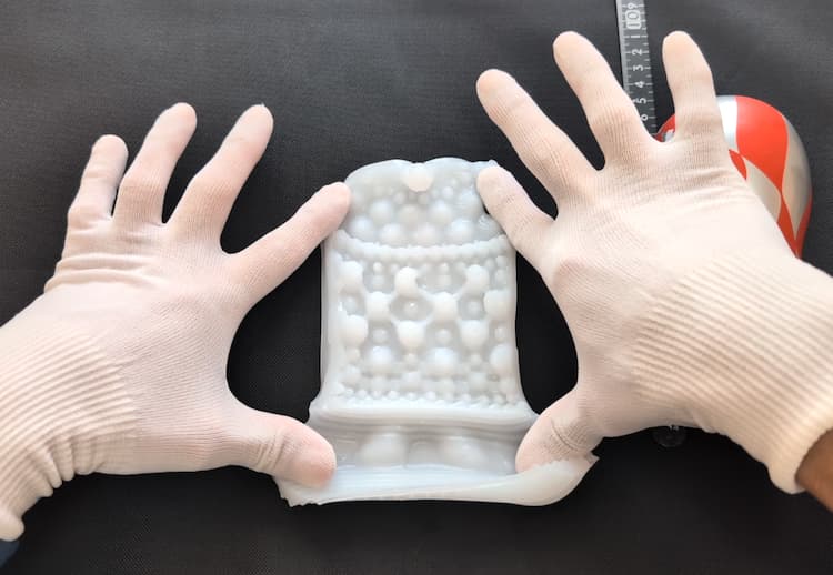 スーパーテンガ03 METEOR SMASHのホール内部を広げたところ