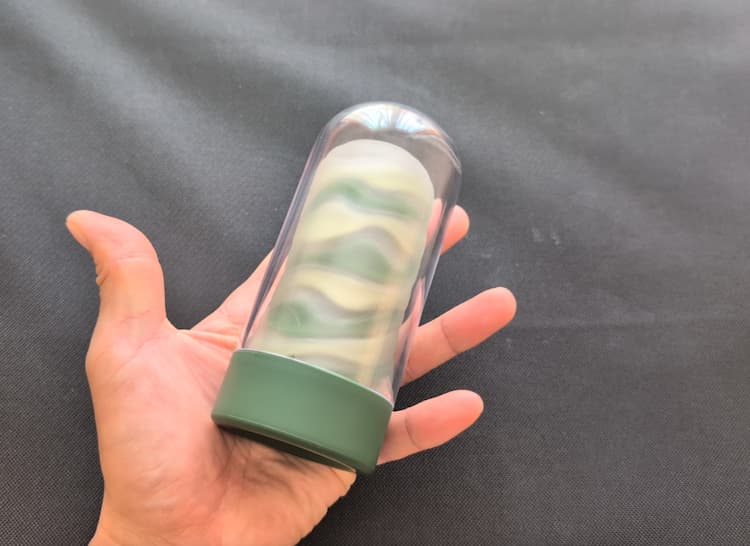 TENGA ARTE FOREST DRAPEをケースに収めたところ